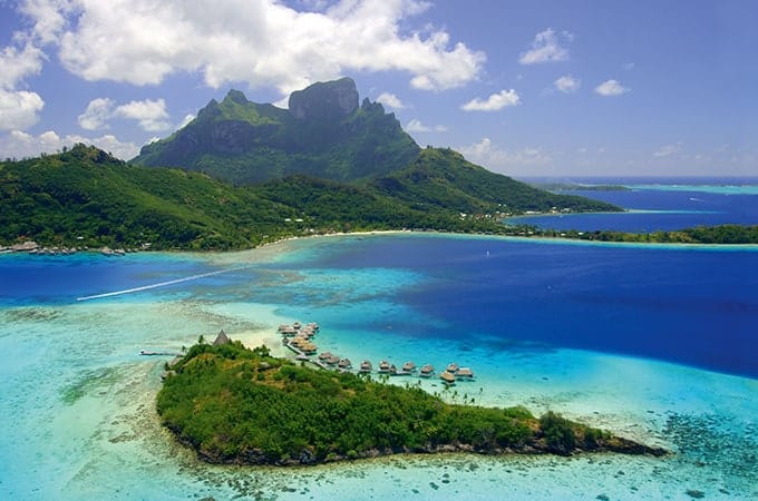 Tahiti water and mountain