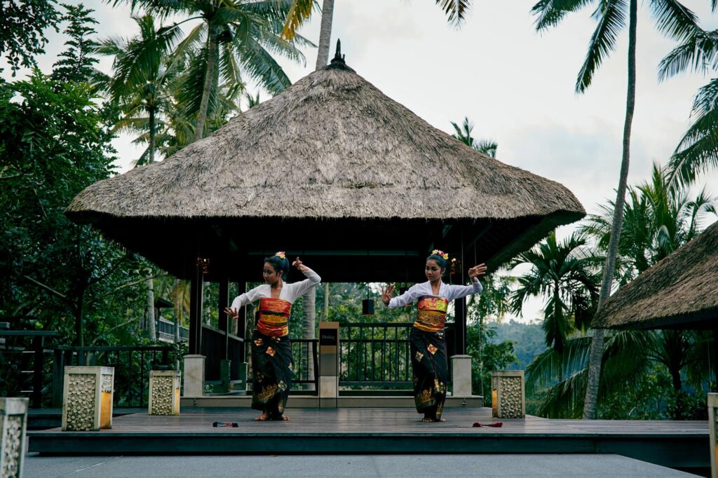 Balinese-dance-HOSHINOYA Ba