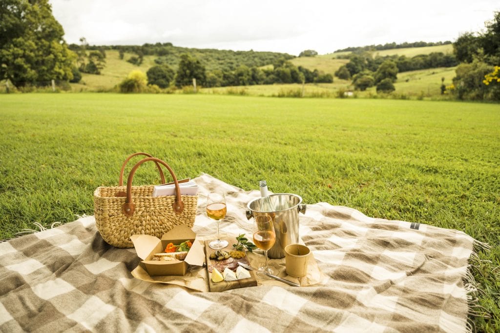 Gourmet-Picnic-Holidays-for-Couples