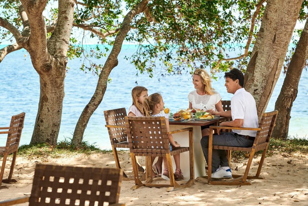 Outdoor dining Sheraton New Caledonia