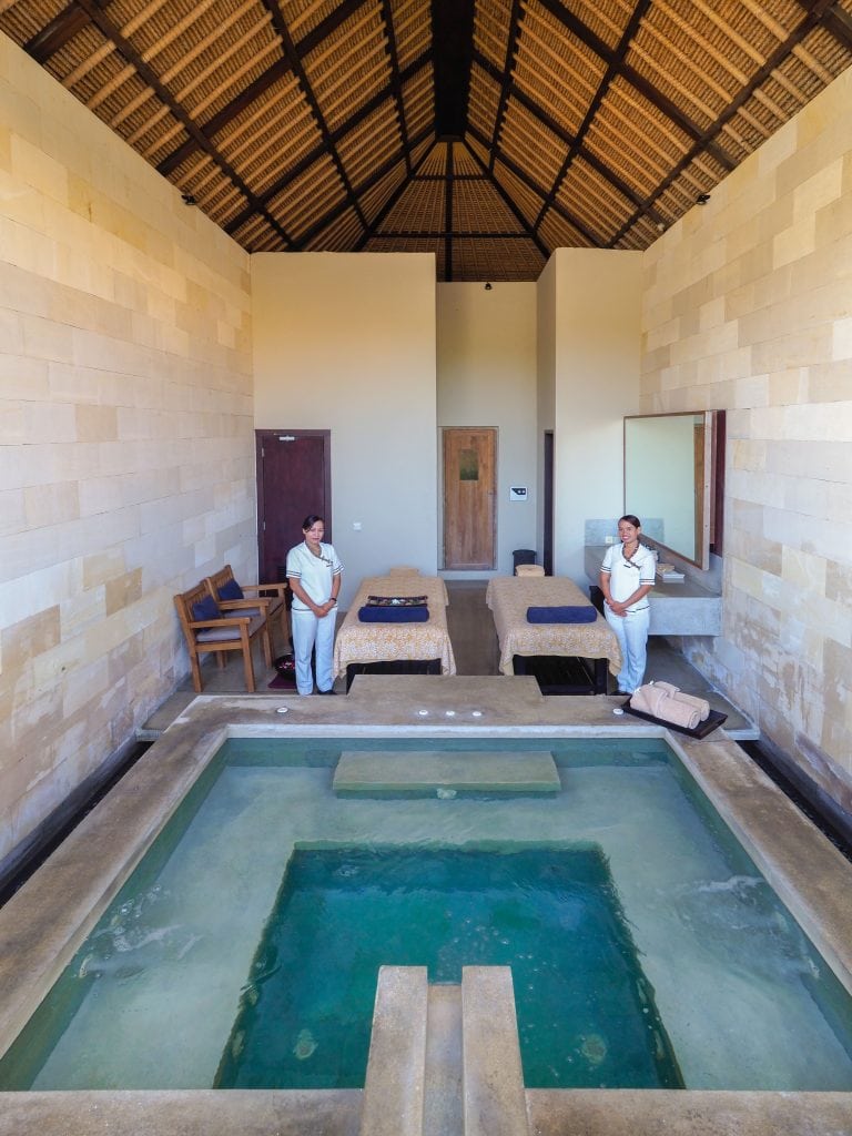 the-bale-nusa-dua-bali-spa-room-with-two-masseuse