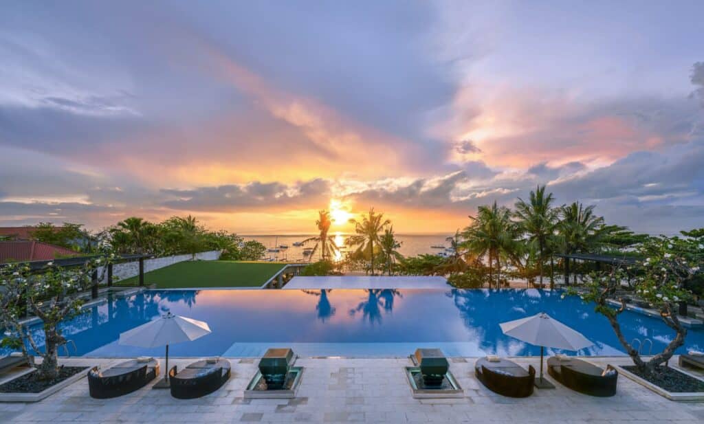 Intercontinental-Sanur-Bali-resort-Pool-Sunrise