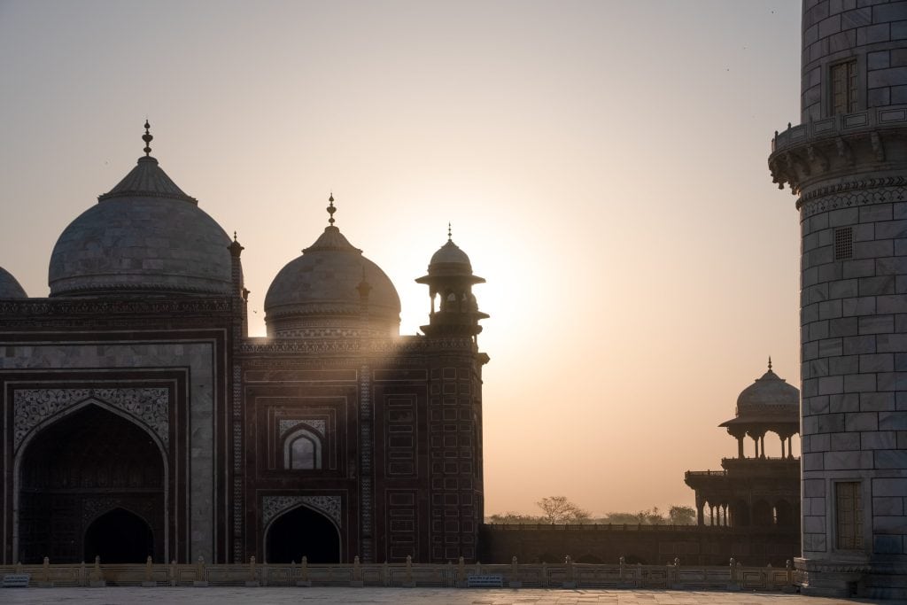 Mosque of the Taj Mahal at sunrise