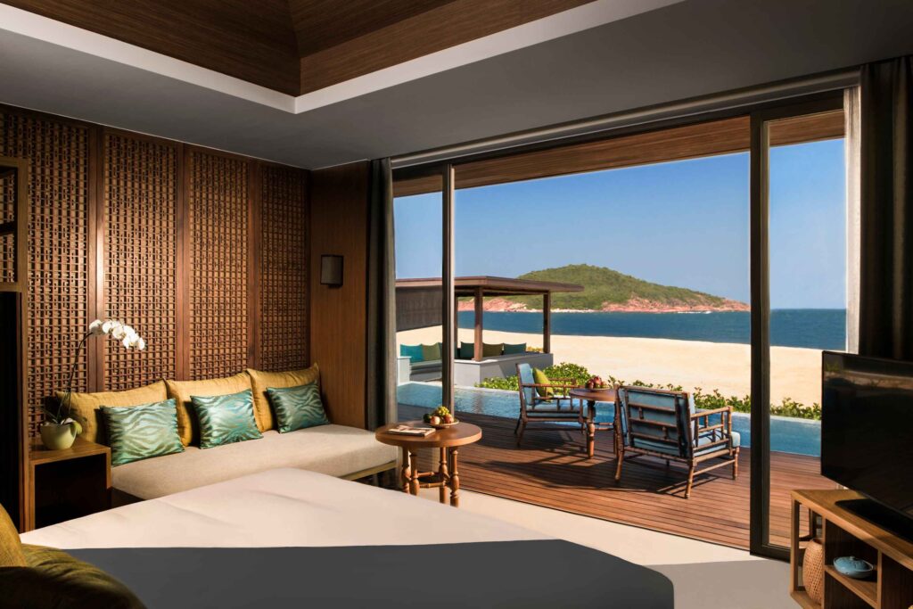 Anantara-Quy-Nhon-Villas-pool-villa-interior-bedroom-bed