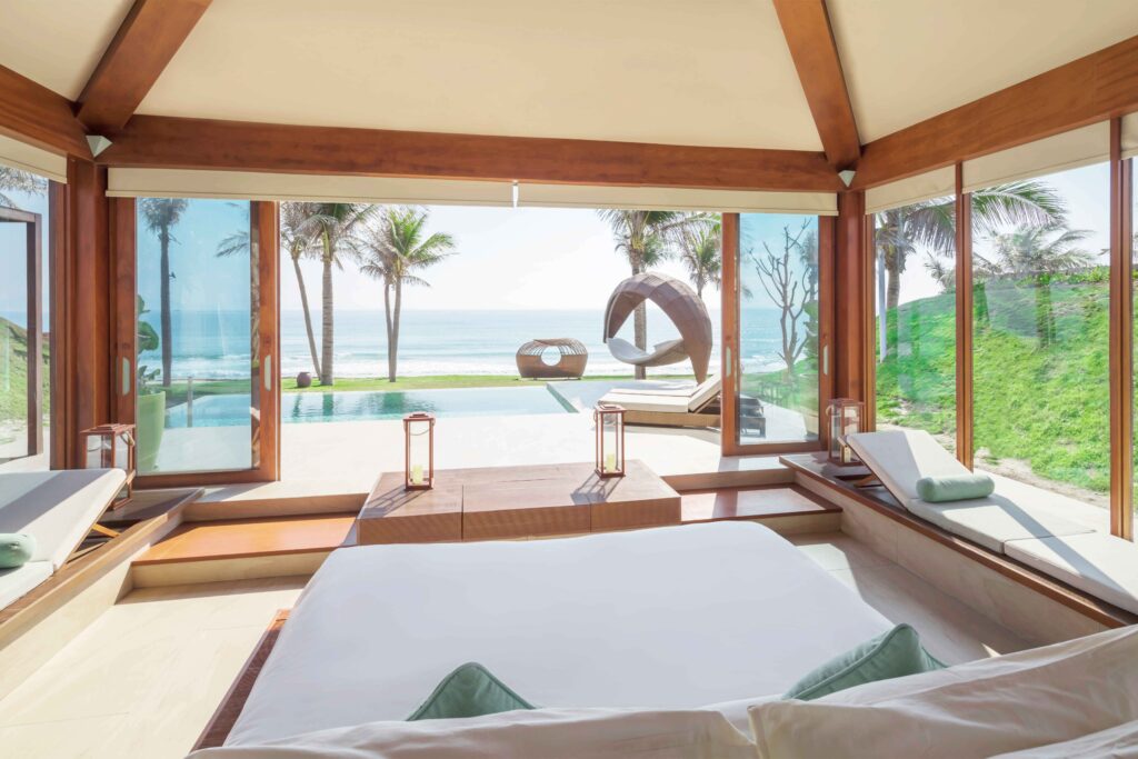 Fusion-Resort-Cam-Ranh-Ocean-Front-Pool-villa