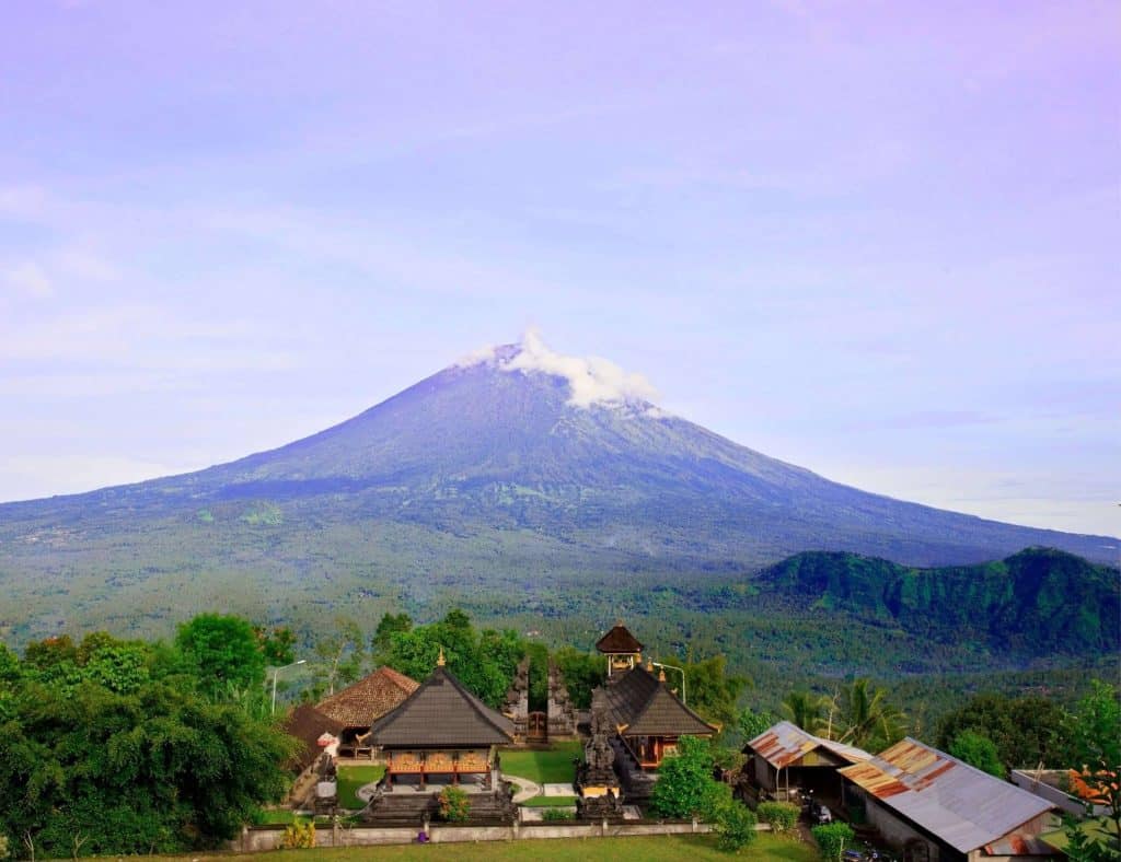 Pura-Lempuyang-Temple-with-Mount-Agung-in-Bali-Indonesia
