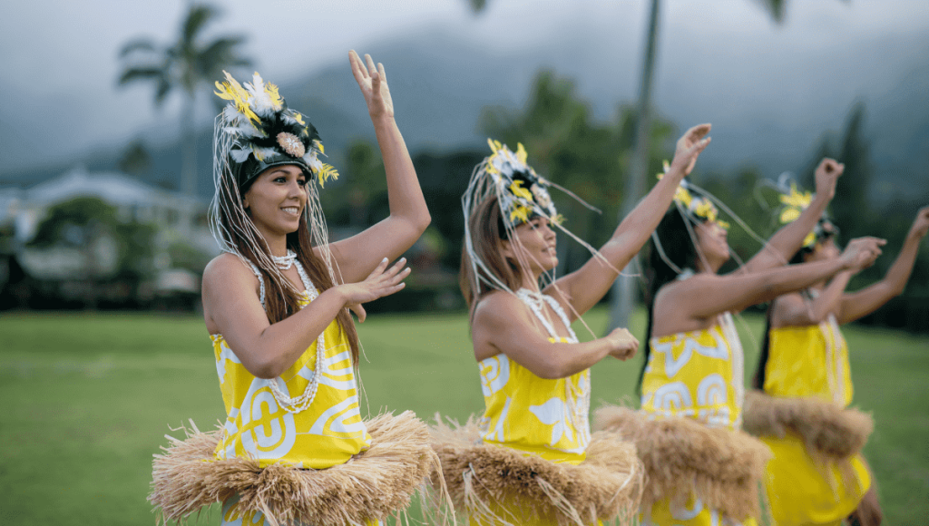 Luau performers in Maui Hawaii