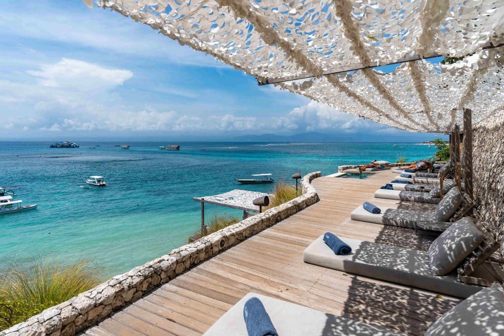 Room-For-Two-Morin-Resort-Nusa-Lembongan-Bali-Lagos-sundeck-at-Coconut-Beach